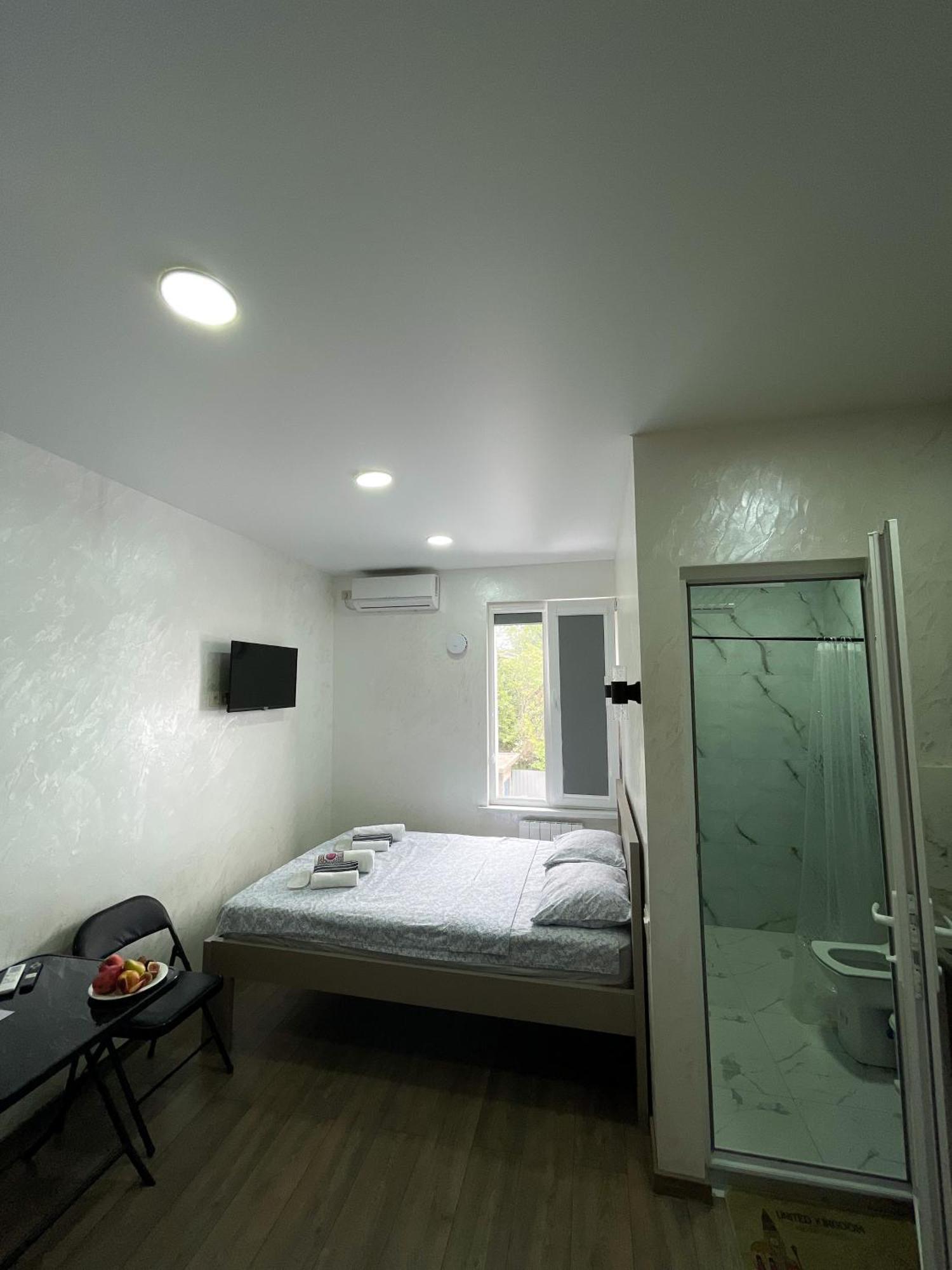 Sun And Moon Aparthotel Batumi Bagian luar foto