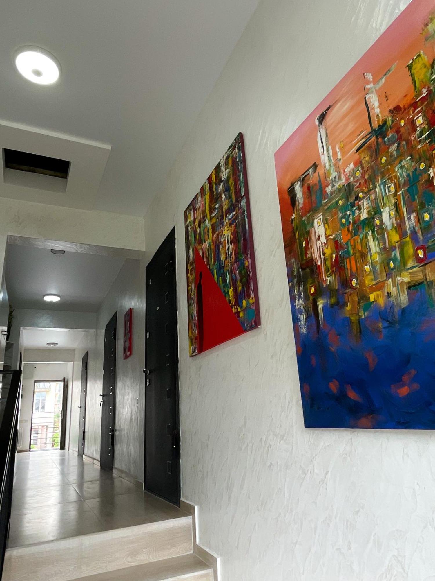 Sun And Moon Aparthotel Batumi Bagian luar foto